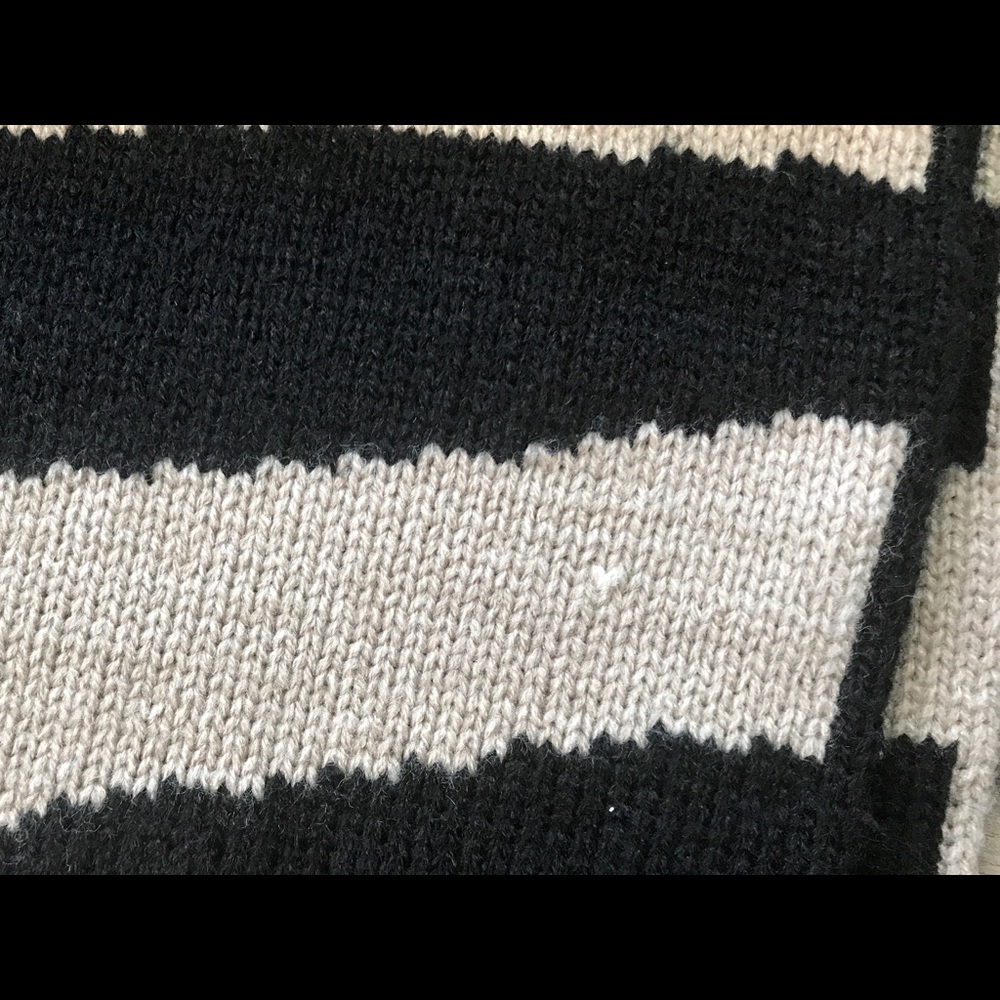 Calvin Klein Infinity Scarf 🧣 - Picture 8 of 8
